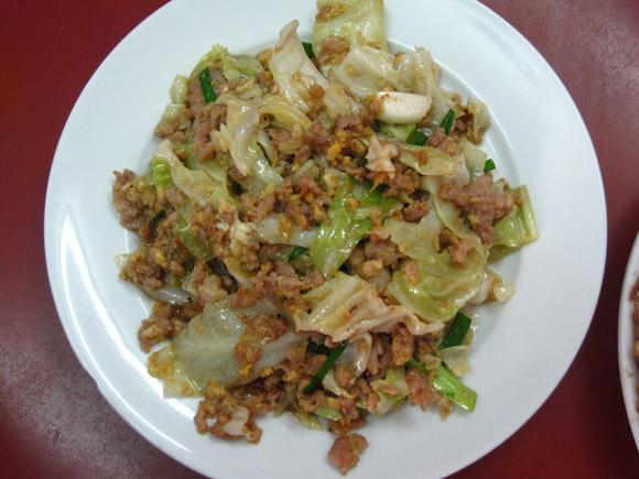 Thai fried cabbage and pork