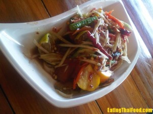 Papaya salad with feremented crab