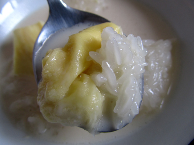 Best in Bangkok: Sticky Rice and Durian at Loong Peeak (ลุงเปี๊ยก)