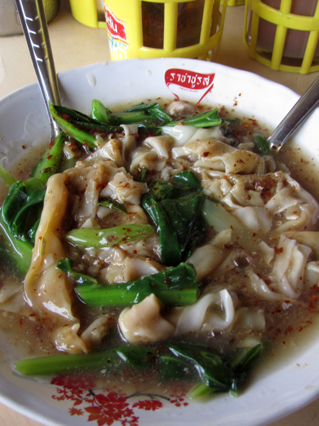 Day 15 Vegetarian Thai Food: Passion Juice Man, Wide Rice Noodles, Straw Mushrooms