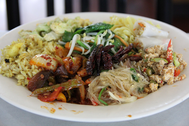 Day 30 Vegetarian Thai Food: Bangkok’s Vegetarian Buffet