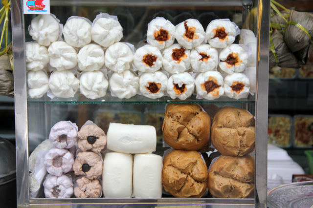 Glass Cabinet of Assorted Chinese Steamed Buns – Salapao