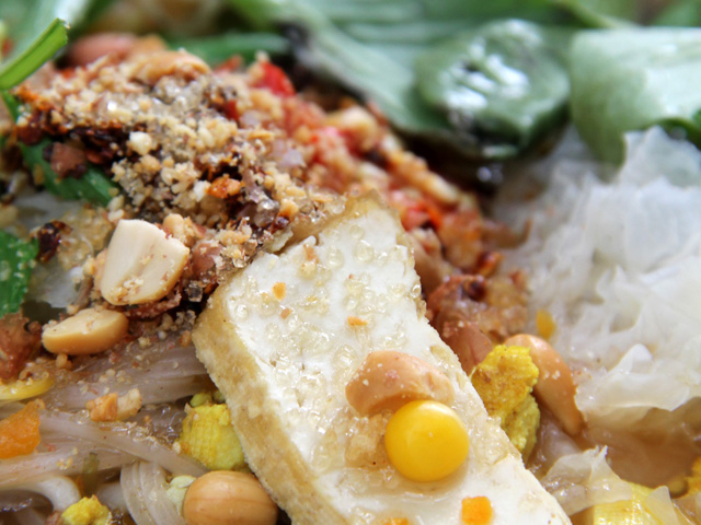 The Details of What Toppings Are in Your Vegetarian Thai Noodles