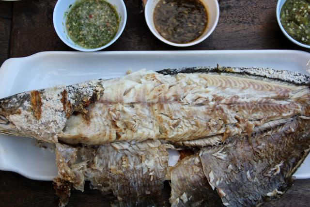 Fish Lovers Alert: Nai Rueang Larb Bpet Restaurant