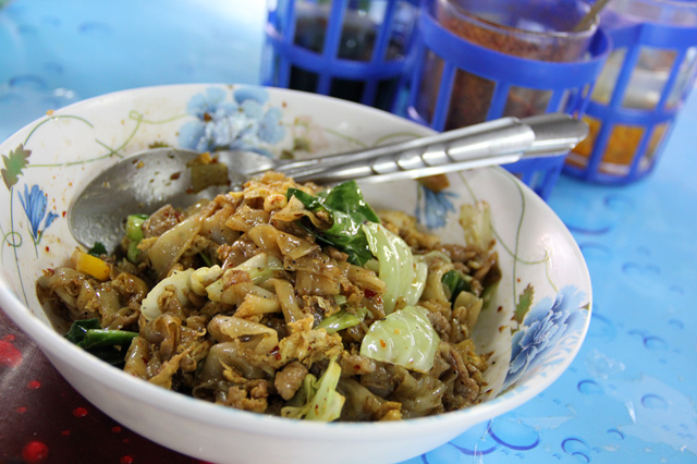 Food Photo: Thai Fried Rice Noodles (Pad See Ew)