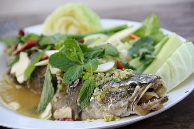 Som Tam Khun Gan – A Snakehead Fish You’ll Love!