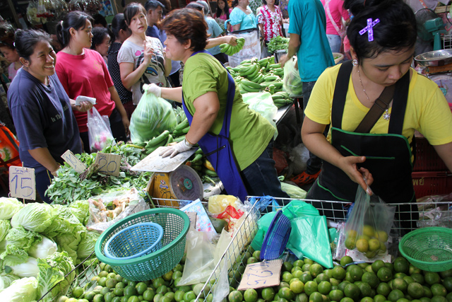 Samrong Market: All Thai Cooking Ingredients You Need and Secret Bargains!