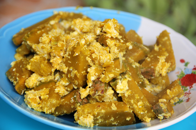 Food Photo: Thai Pumpkin with Egg