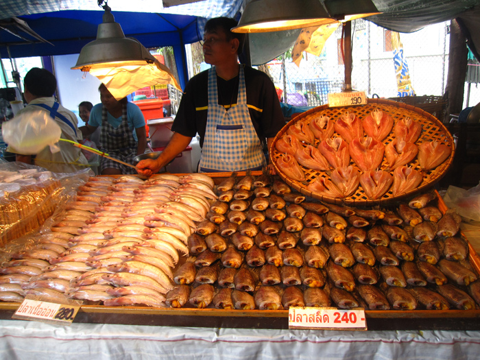 Impressive amount of Thai food at Don Wai Market!