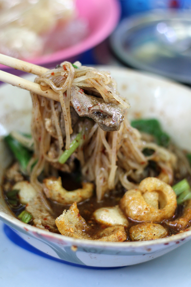 Battle Of The Boat Noodles Doy Kuay Teow Reua à¸• à¸­à¸¢à¸ à¸§à¸¢à¹€à¸• à¸¢à¸§à¹€à¸£ à¸­