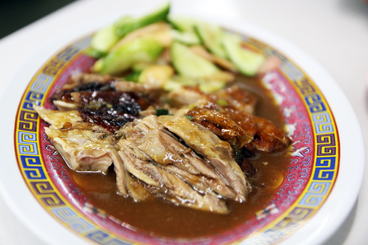 Prachak Pet Yang (ร้านประจักษ์เป็ดย่าง) – Another Legendary Duck Restaurant in Bangrak