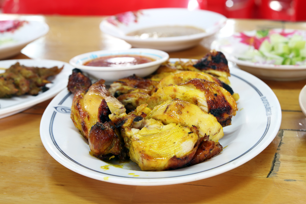 Southern Thai grilled chicken at Gai Yang Jirapan (ไก่ย่างจีระพันธ์)