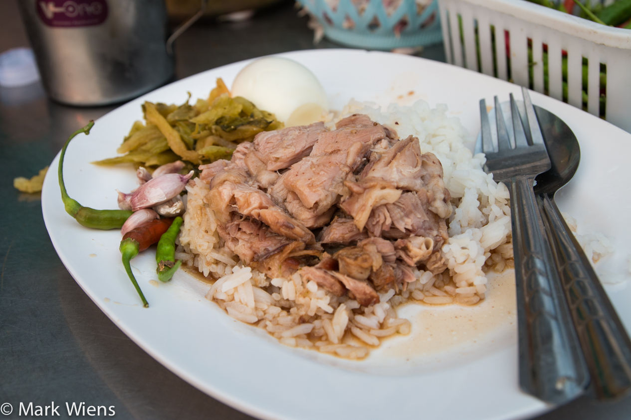 Eat Your Pork Leg from Cowgirl’s Khao Kha Moo Chang Phueak (ข้าวขาหมูช้างเผือก)