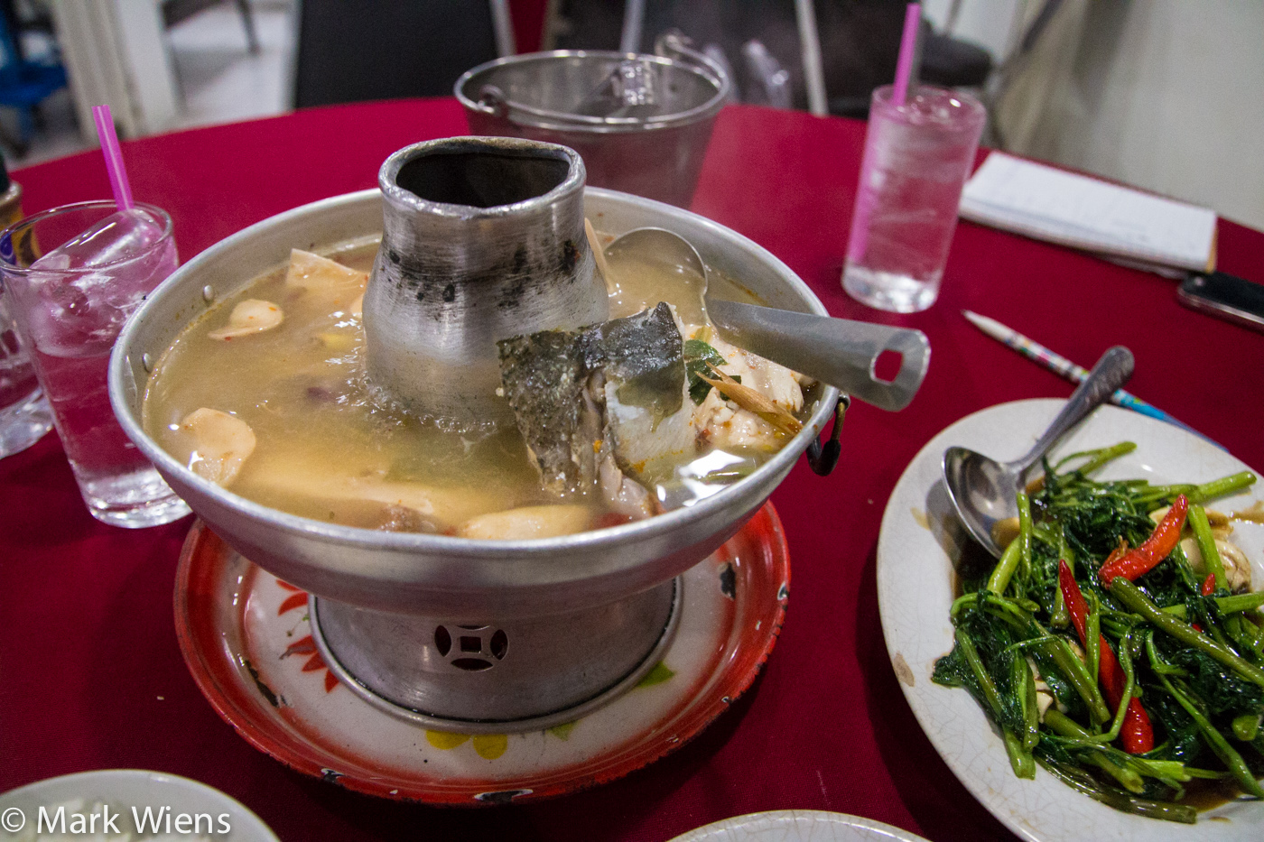 Tasty Fire Pots of Soup at Nai Kwan Maw Fai (นายขวัญ หม้อไฟ)
