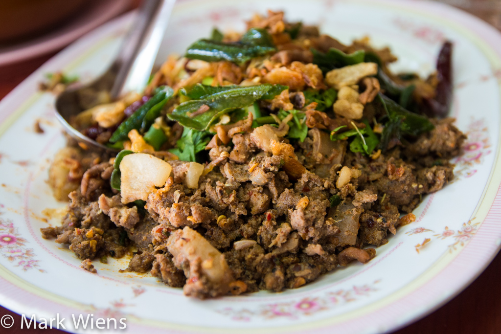 Northern Thai Food at Lu Lam Restaurant (ร้านหลู้ลำ) in Chiang Rai