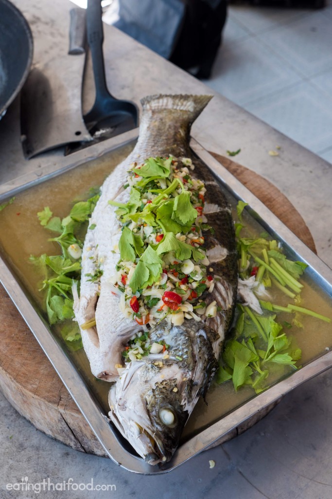 Steamed Fish With Lime and Garlic Recipe (ปลากะพงนึ่งมะนาว)