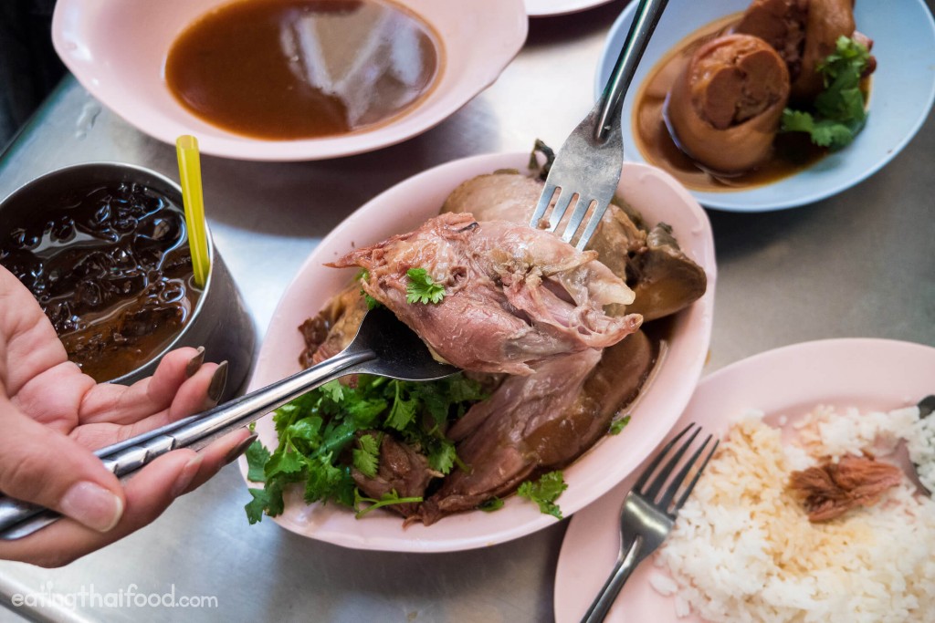 The Ultimate Braised Pork Leg in Bangkok (ร้านเจริญแสง สีลม)