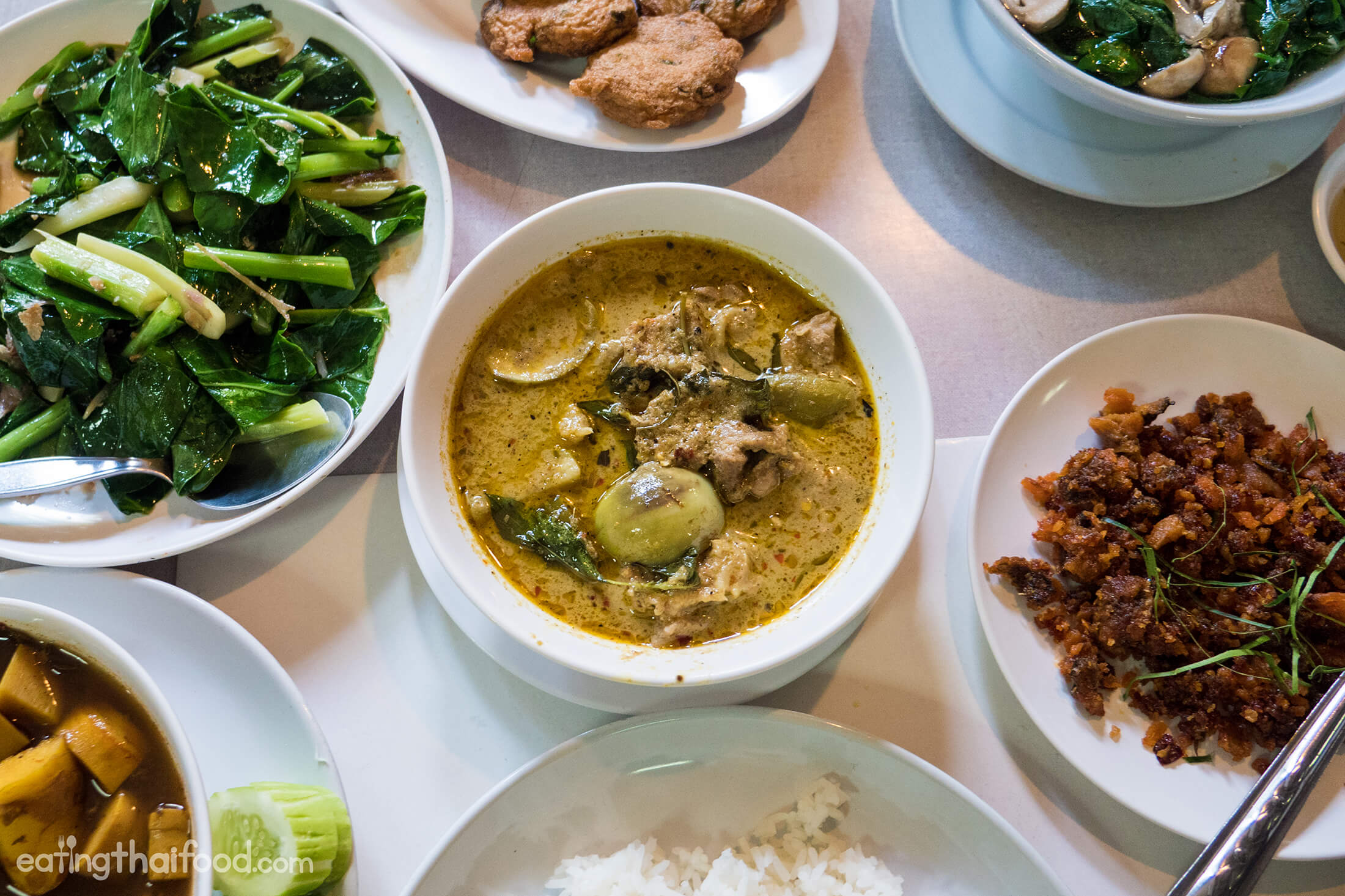 Best Thai Green Curry in Bangkok at Sanguan Sri (ร้านสงวนศรี)