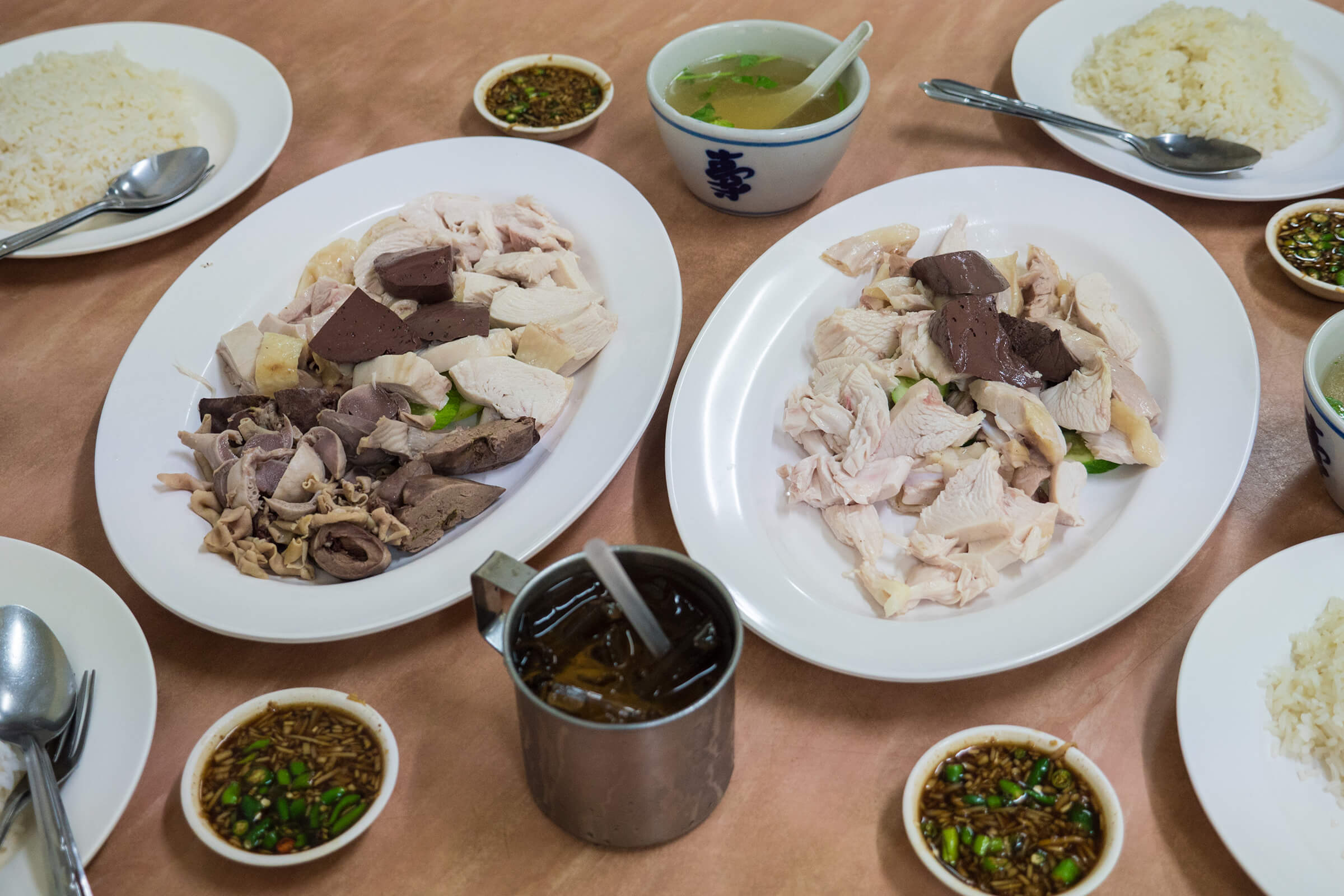 Plump and Juicy Chicken Rice at Khao Man Gai Jae Yee (ข้าวมันไก่เจ๊ยี)