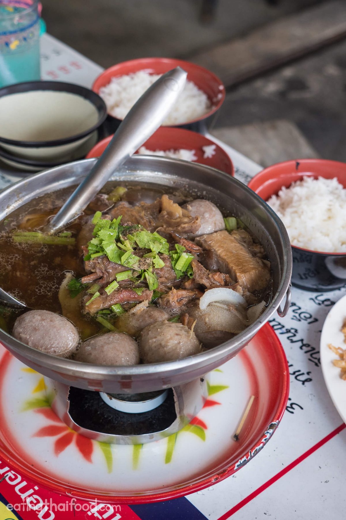 Thai Braised Beef Paradise in Bangkok! (ร้านเนื้อตุ๋นท่าน้ำสาธุประดิษฐ์)