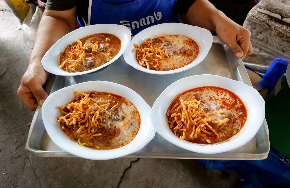 Mae Manee serves amazing Khao Soi in Chiang Mai