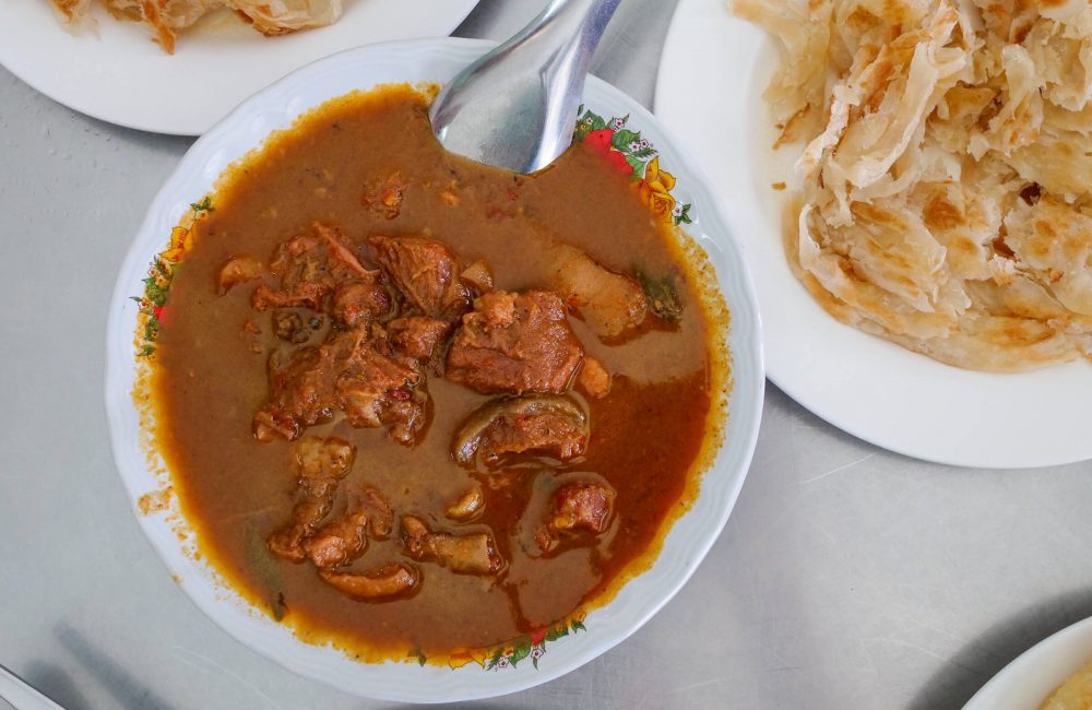 Roti Chaofa – Best Halal Roti + Goat Curry in Phuket, Thailand!