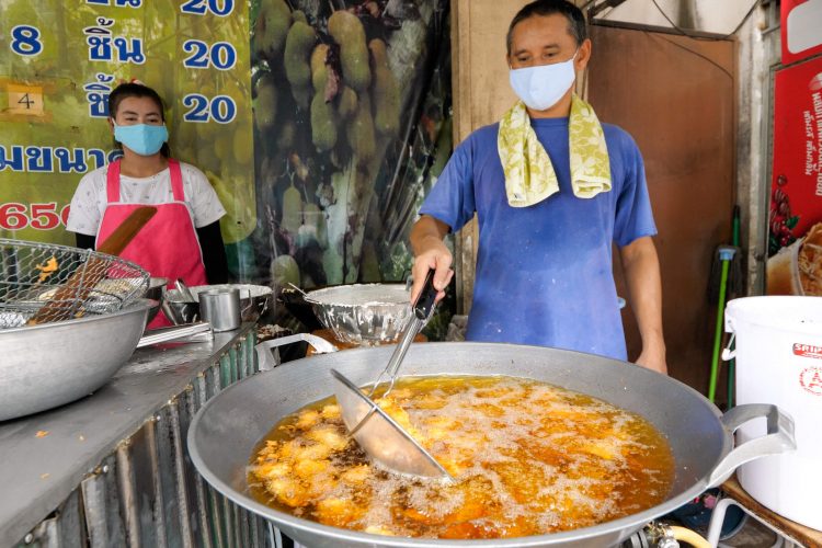 Thai fried bananas